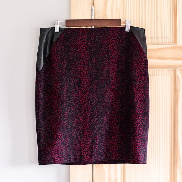 Chaus Dresses & Skirts - Chaus New York Mini Pencil Skirt Red Animal Print Black Leather Details Sz 12